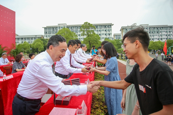 微信图片_20190616183522.jpg 微信图片_20190616183522.jpg